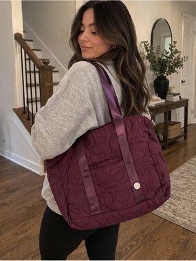 Wantable Quilted Wine Tote Bag with Shoulder Straps - Zipper Top NWT